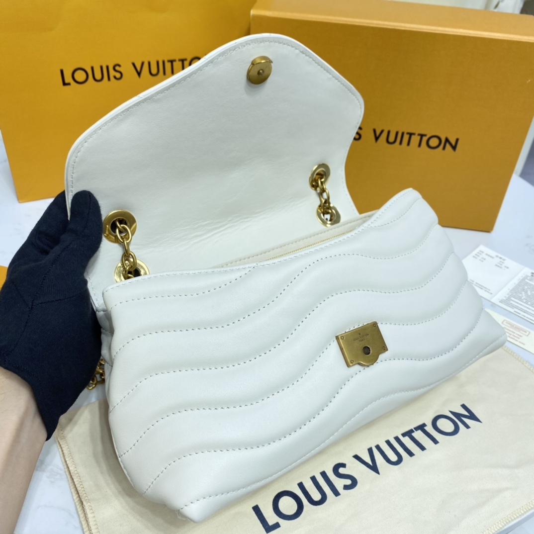 Louis Vuitton NEW WAVE CHAIN BAG M58549 Ivoire